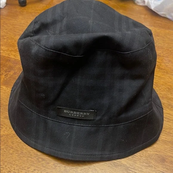 Burberry Classic Black Bucket Hat Burberry Cotton Gabardine Bucket Hat L Black 1791108  main image 3